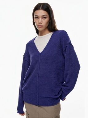 Aritzia Wilfred Free Sz M Purple Hush Knit V-Neck Cozy Soft Sweater